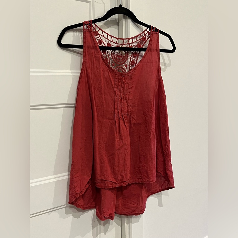 PRE-OWNED 2015 Firenze, Italy Relaxed Fit Tank Top w/ Guipure accents | M